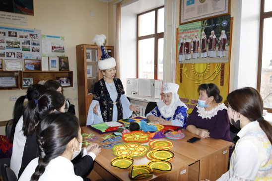 И требует душа творить...