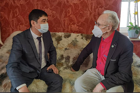 Поздравили почетного гражданина 