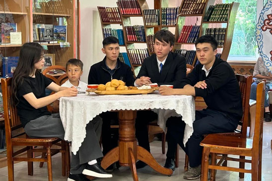 «Не надо другого образца, когда в глазах пример отца»