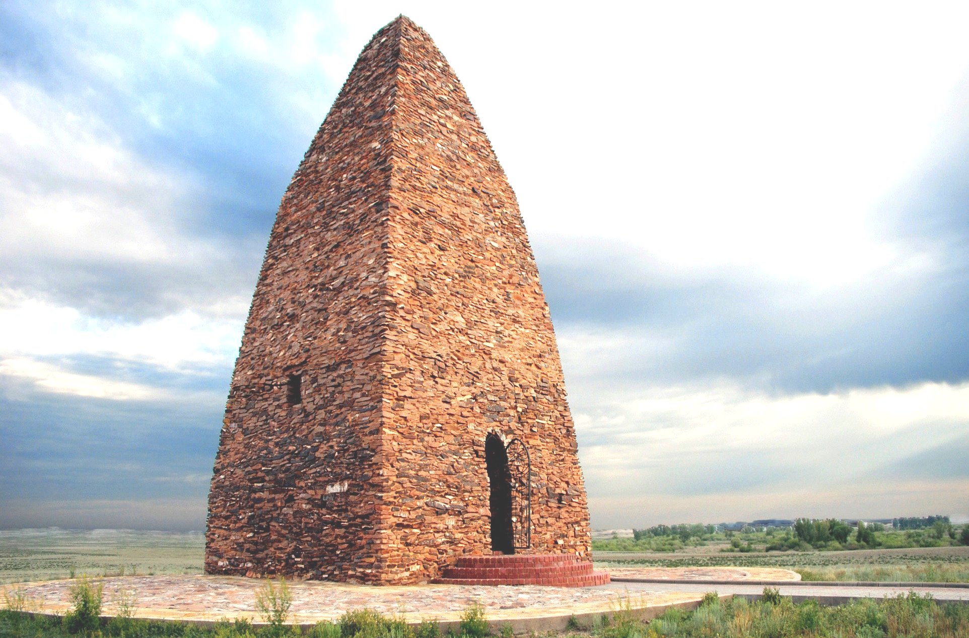 «Сакральное наследие Ұлы Дала Елі» - памятник Козы Корпеш и Баян Сулу
