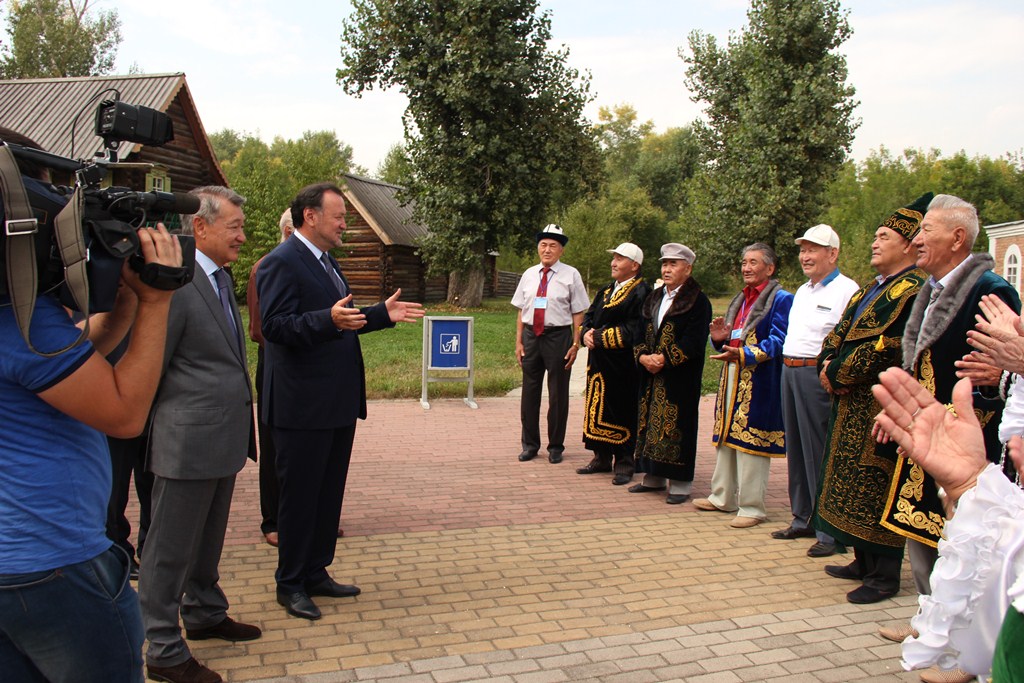 Мұхтар Абрарұлы ветретился с представительями ЭКО