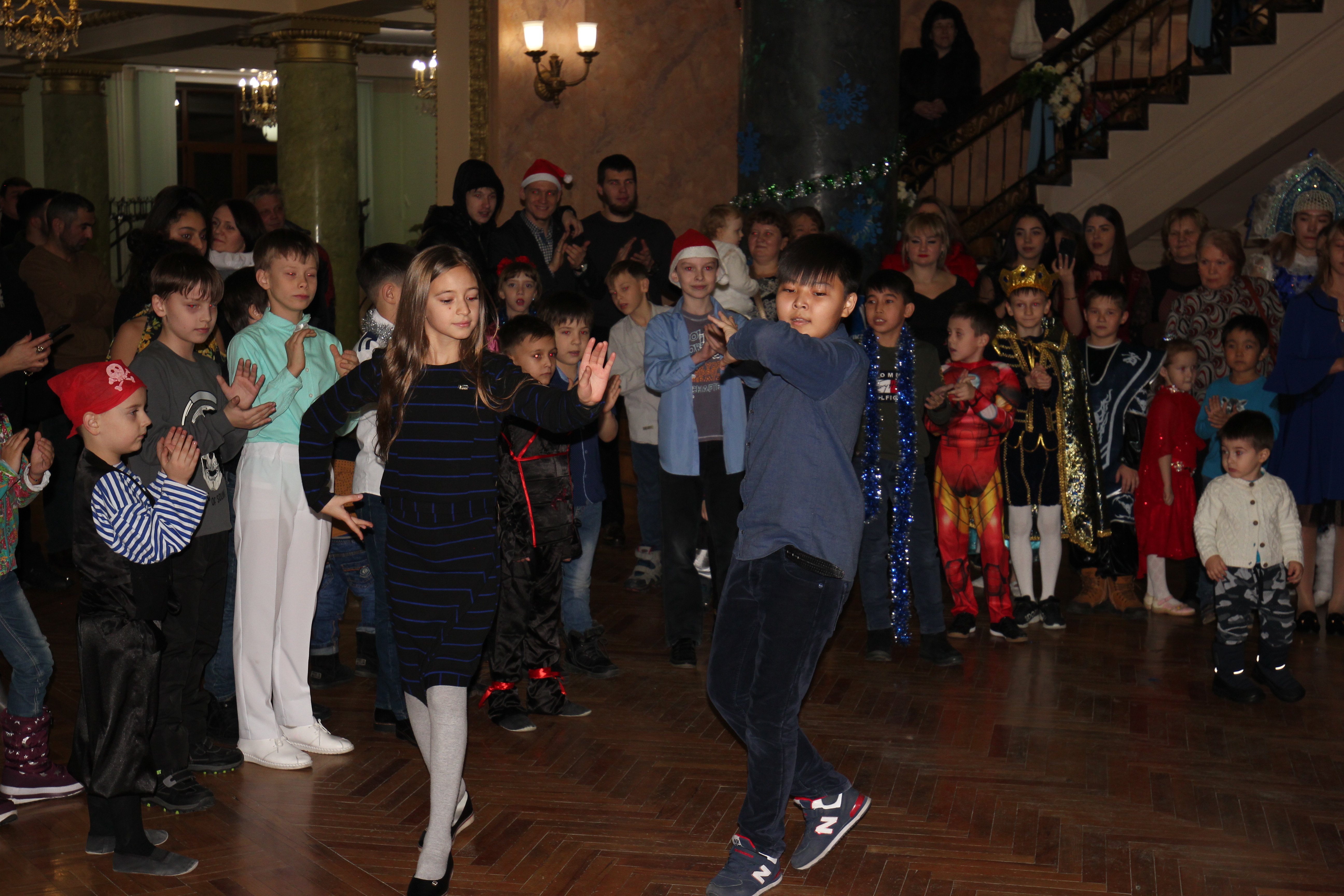 Раз, два, три – елочка, гори! 