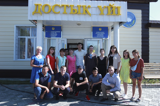 Активная молодежь Усть-Каменогорска выехала в районы с обучающими семинар-тренингами и поддержала акцию «Сакральное наследие Ұлы Дала Елі». 