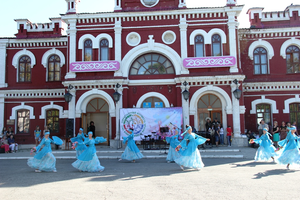 Фестиваль «Радуга» вновь порадовал устькаменогорцев.