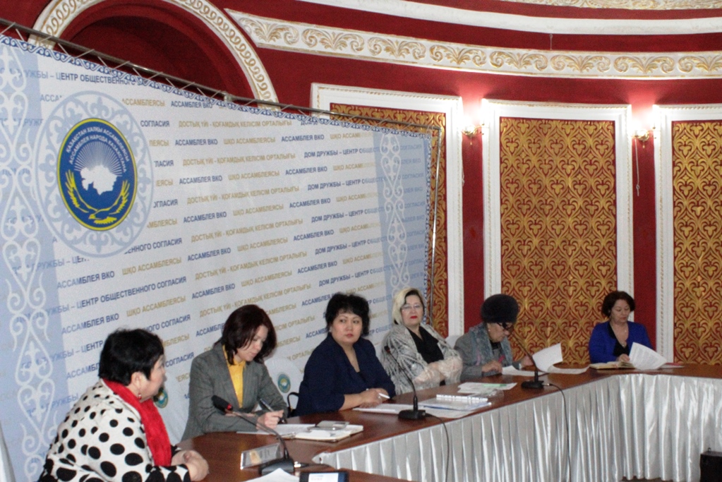 Круглый стол совета матерей