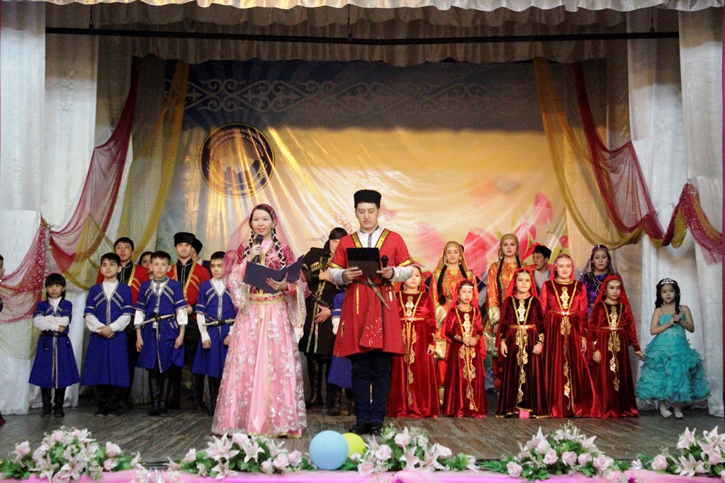 Школе лезгинки «Кавказ» 4 года