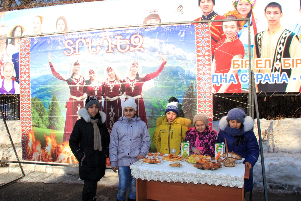 Теплым субботним днем армяне встретили праздник «Терендез»