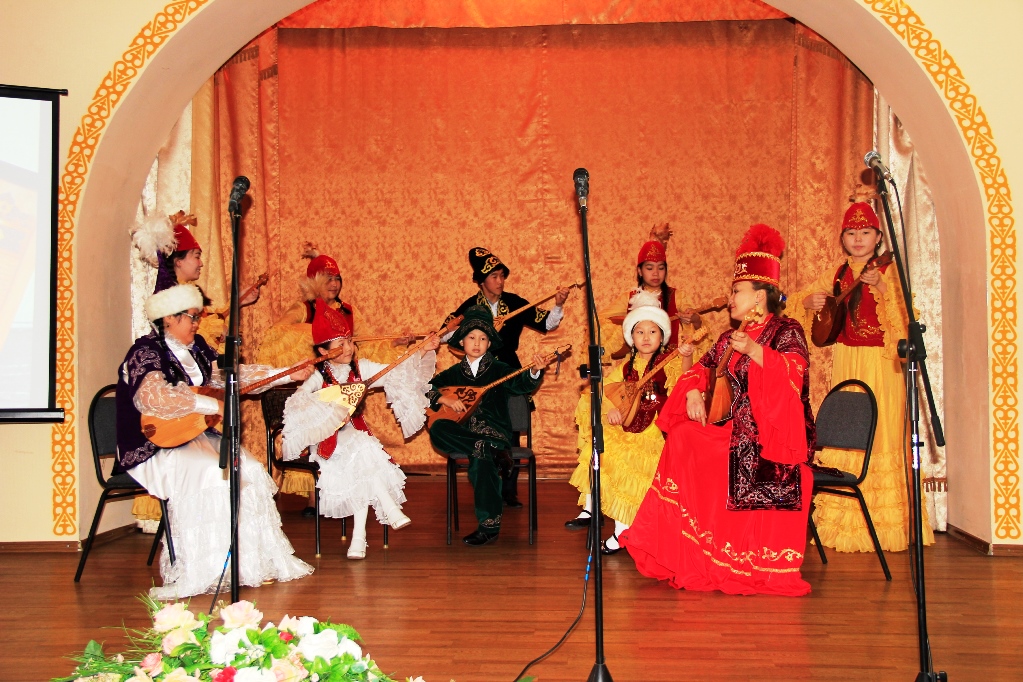 Звучали стихи Абая