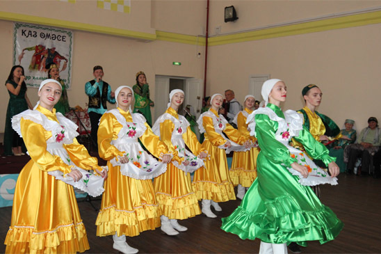 Казомэсе - праздник белых перьев