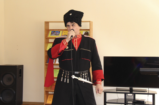 Необычная библиотека «встретила» День языков